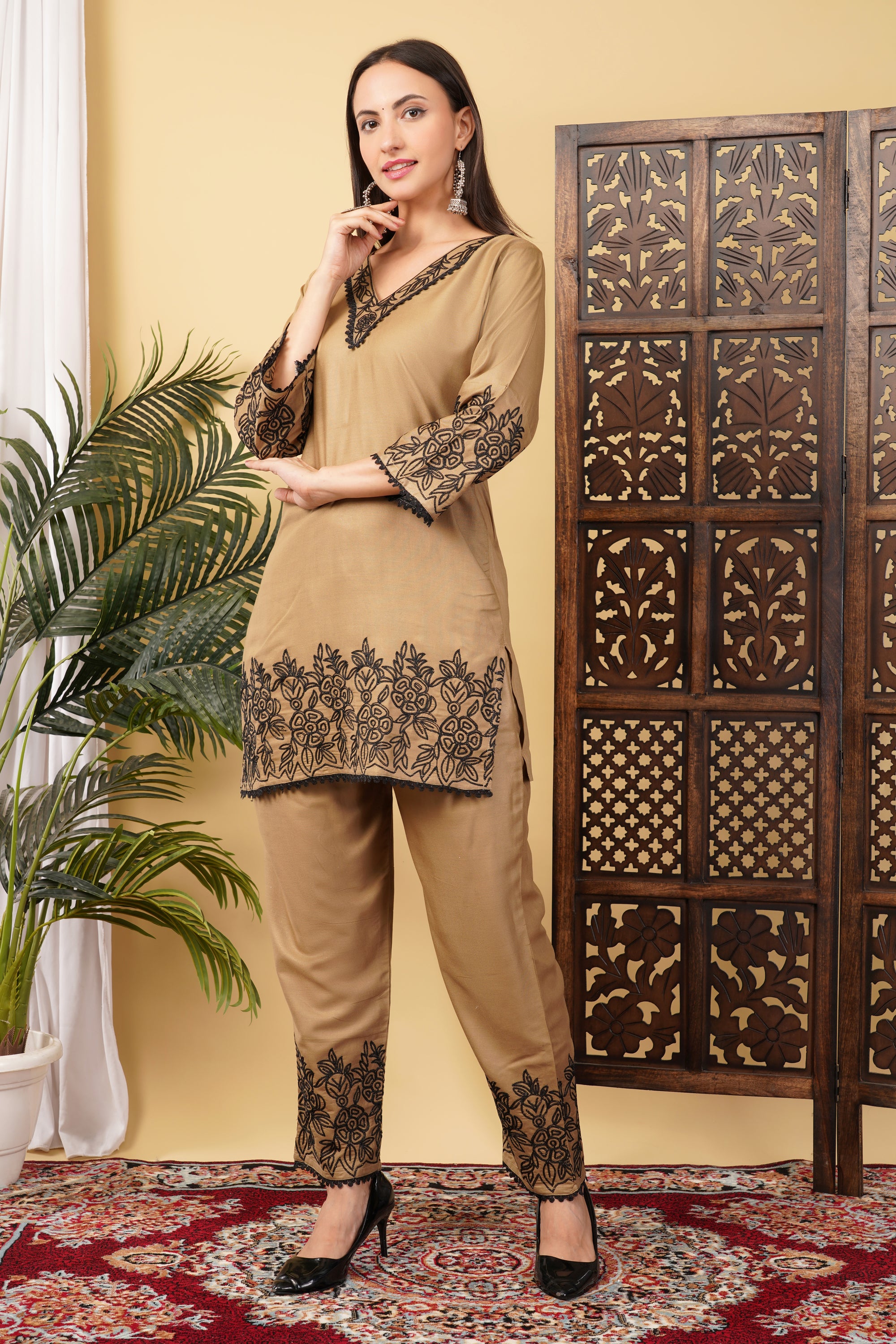 Hazel Bloom - M - L - S - XL- 2XL